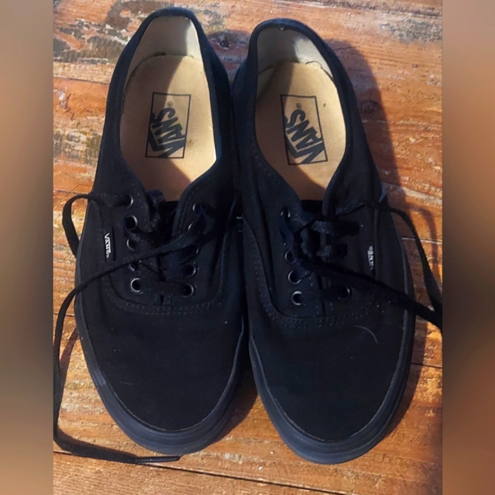 VANS women's, mens black  run of the mill basic shoes m 8 w 9.5
